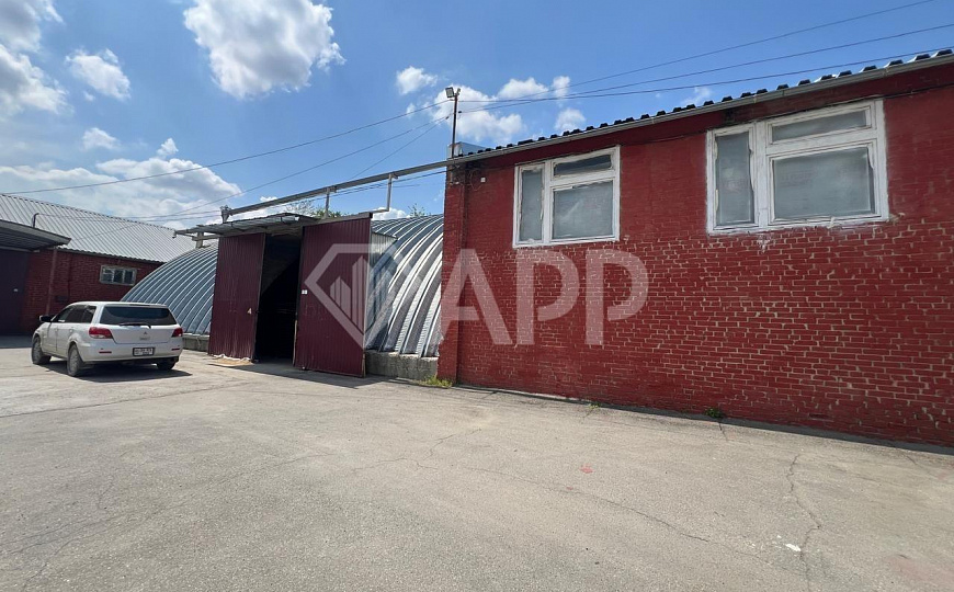 Продается производственно-торговая база площадью 3200 м², участок 68 сотки.  фото