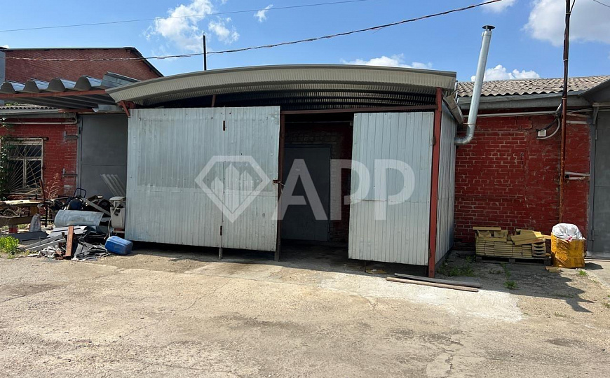 Продается производственно-торговая база площадью 3200 м², участок 68 сотки.  фото