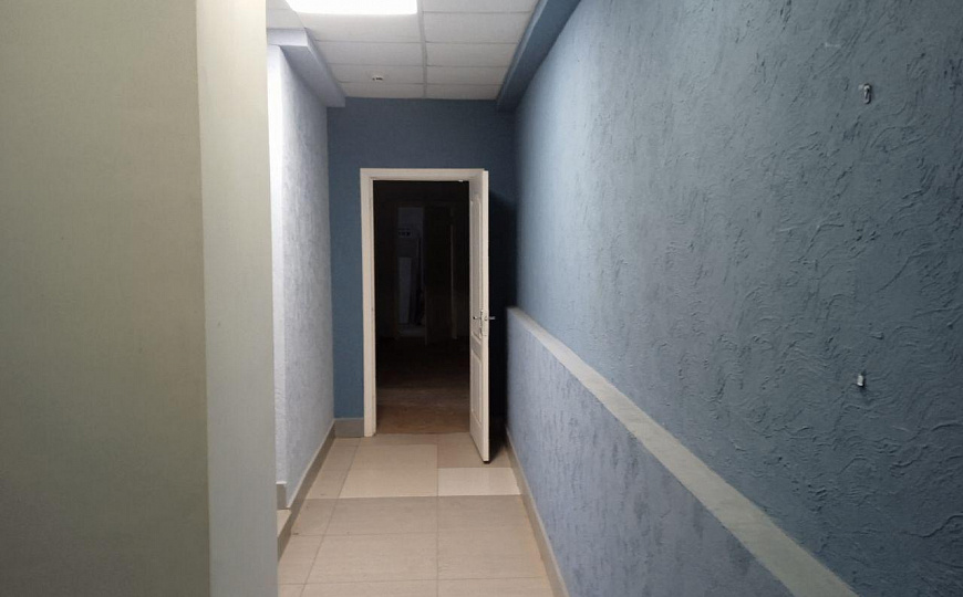 Помещение в центре фото