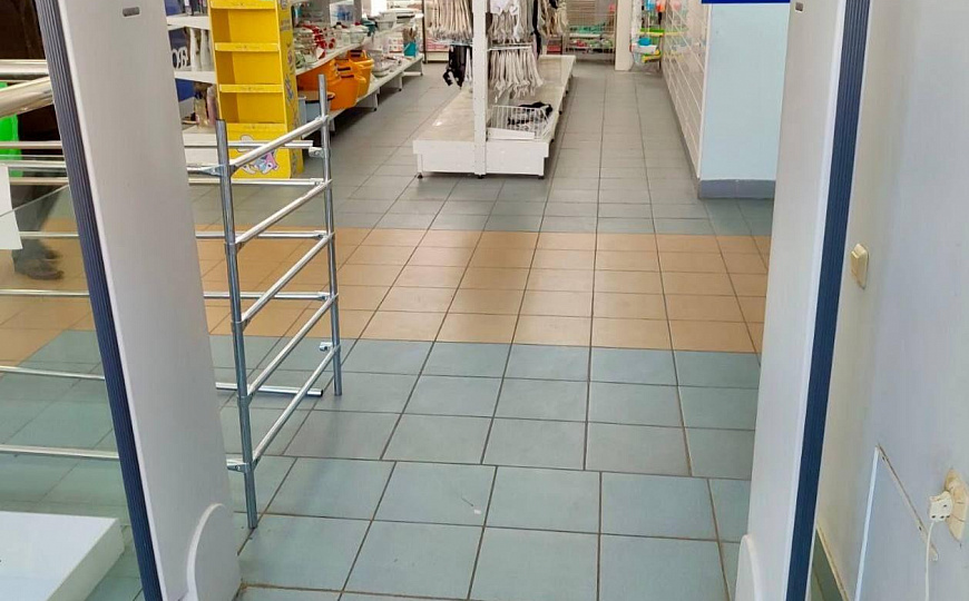 Продажа ТЦ «Юность» 6230 м2 на ул.Ленинградской фото