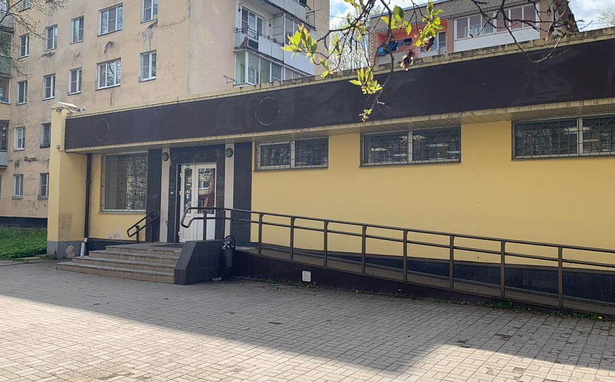 Сдам торговое помещение, 299,7 м² фото