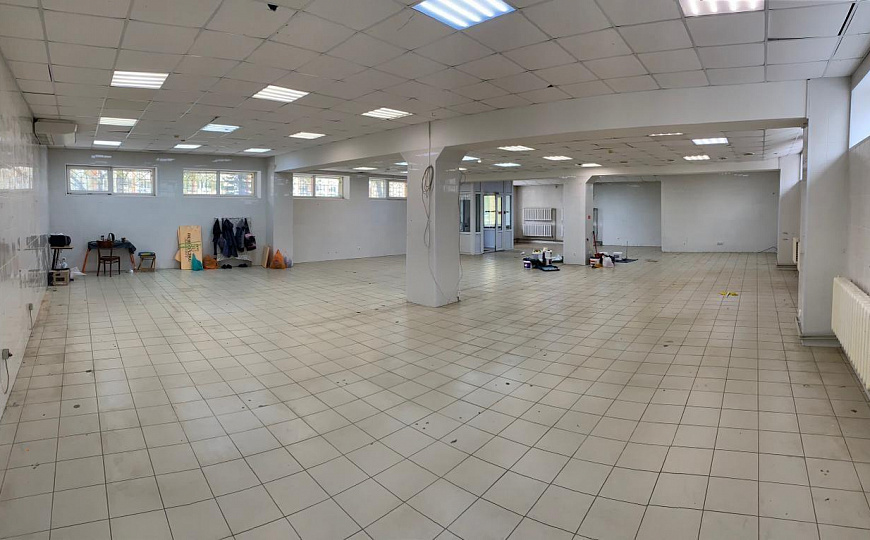 Сдам торговое помещение, 299,7 м² фото