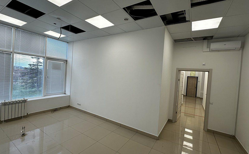 Сдаются помещения свободного назначения  227 м² фото