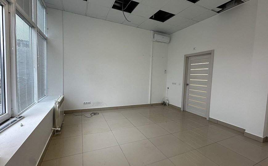 Сдаются помещения свободного назначения  227 м² фото