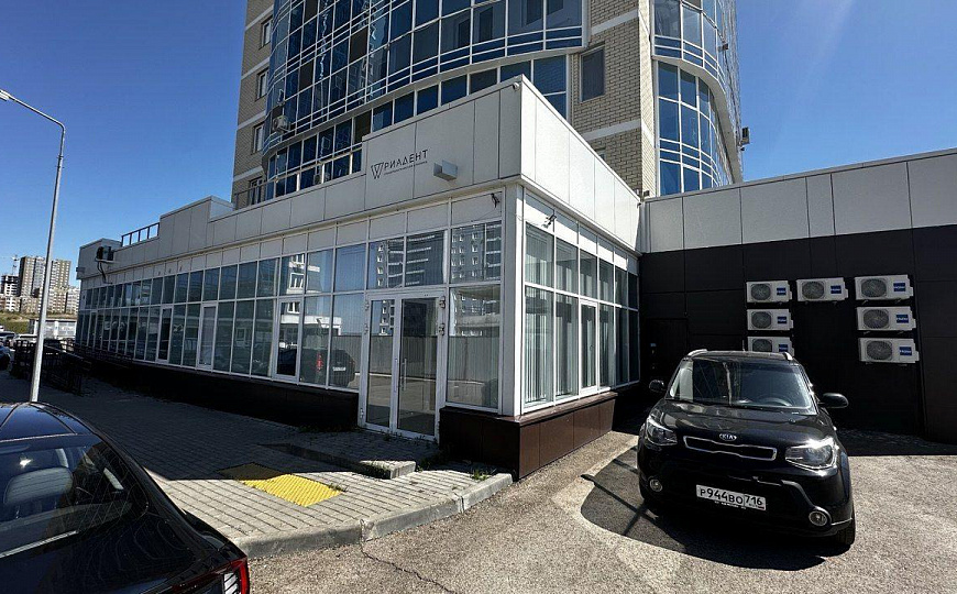 Сдаются помещения свободного назначения  227 м² фото