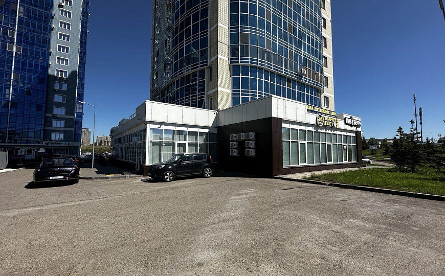 Сдаются помещения свободного назначения  227 м² фото