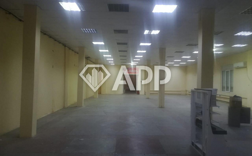 Сдам торговое помещение, 535 м² фото