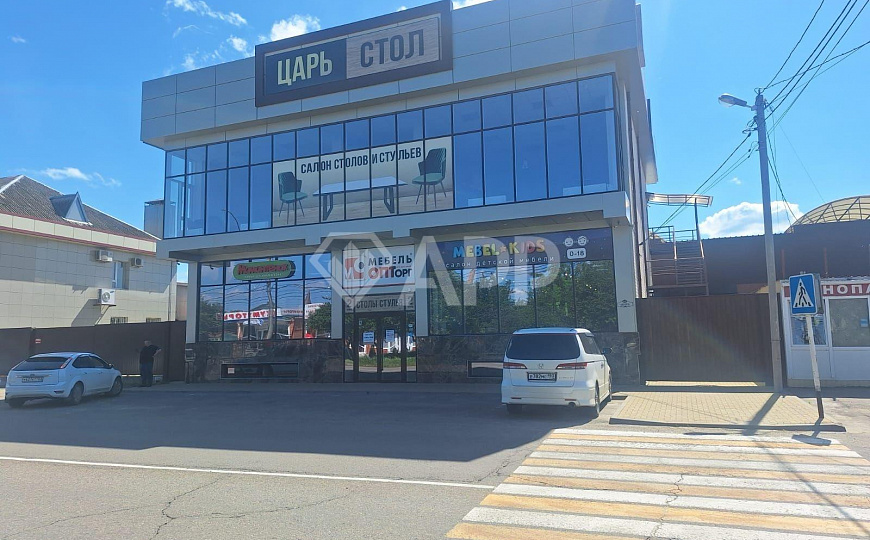 Сдам торговое помещение общей площадью 202 м² в цокольном этаже  фото