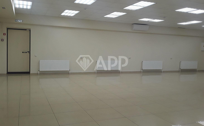 Сдам торговое помещение общей площадью 202 м² в цокольном этаже  фото