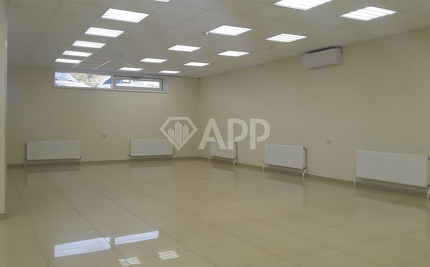 Сдам торговое помещение общей площадью 202 м² в цокольном этаже  фото