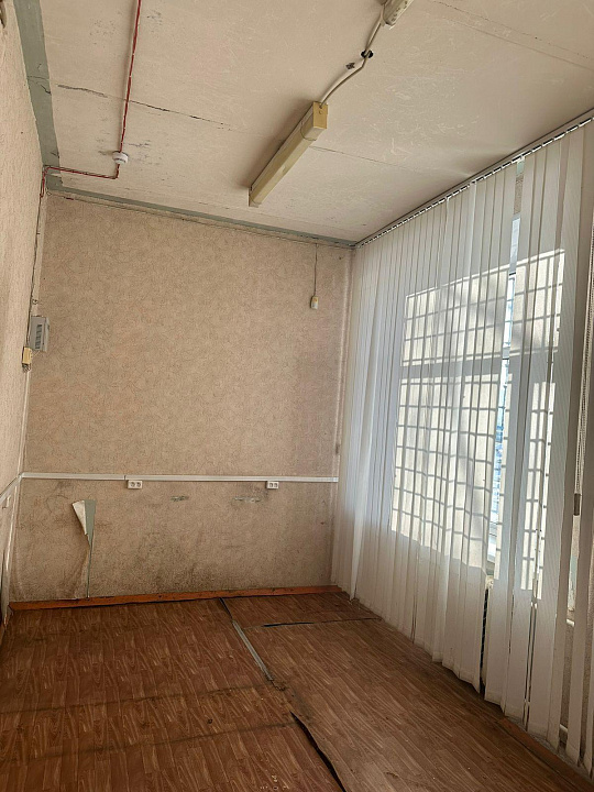 Сдаются помещения 76,2 м² и 63 м²  фото