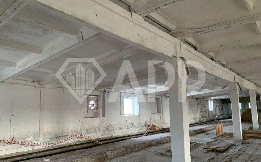 Продается отдельно стоящее здание 1 555,6 м² фото