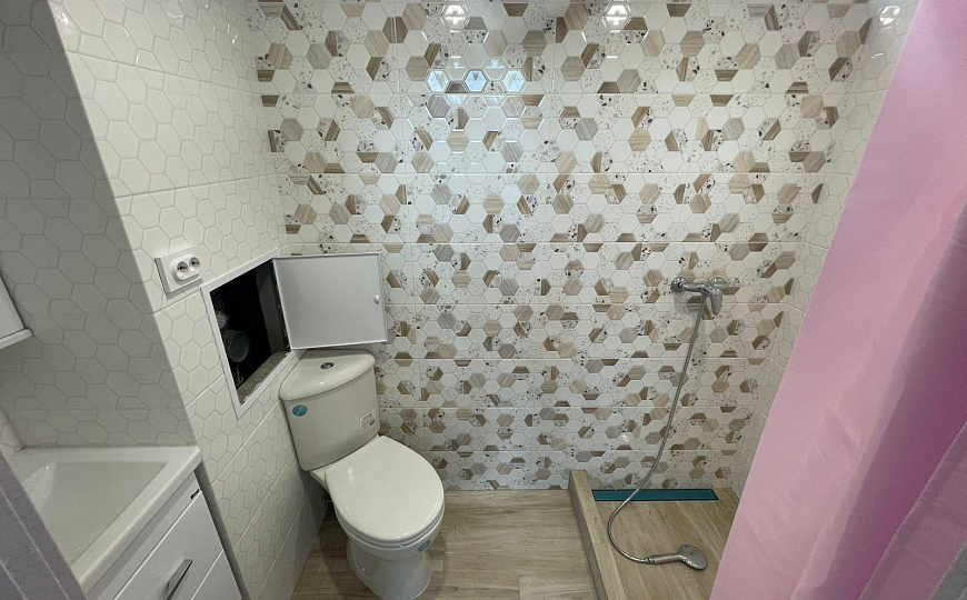 Угловое помещение с отличным ремонтом 42,9 м.кв. фото