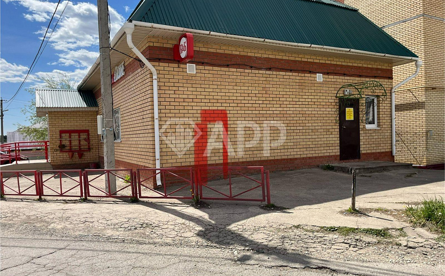 Продам здание с участком фото