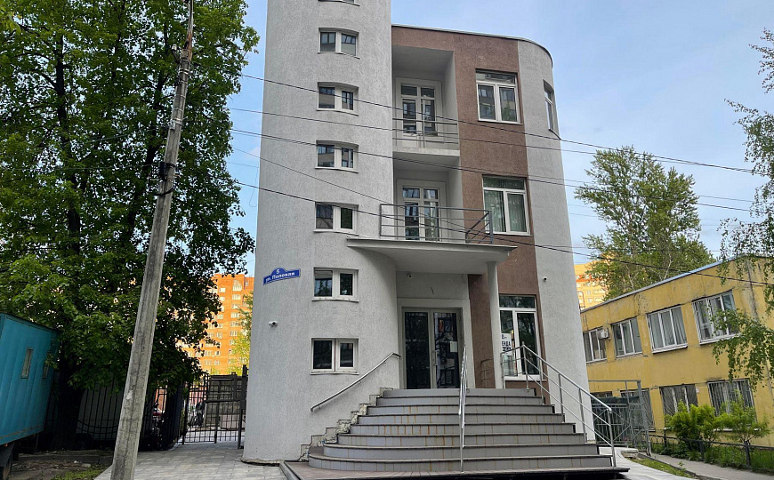 Здание 653,4м² Земельный участок 5 соток фото