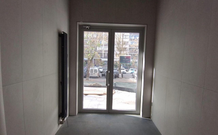 Здание 653,4м² Земельный участок 5 соток фото