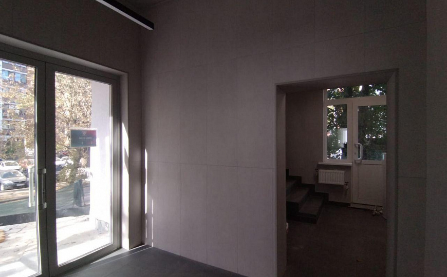 Здание 653,4м² Земельный участок 5 соток фото