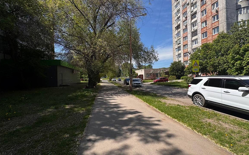 Помещение 1 338 м² с долей земли фото