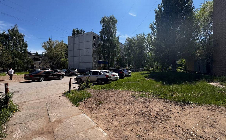 Помещение 1 338 м² с долей земли фото