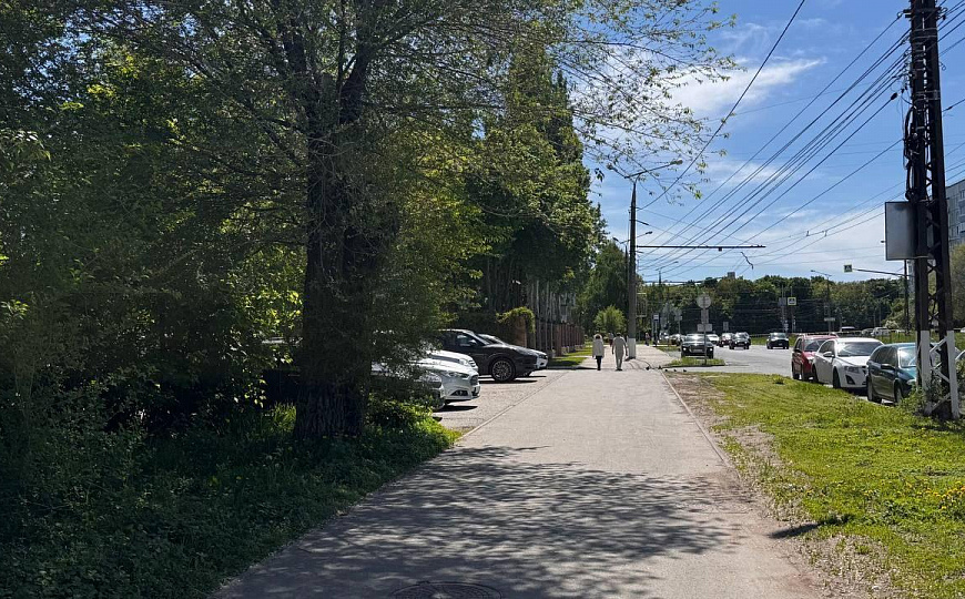 Помещение 1 338 м² с долей земли фото