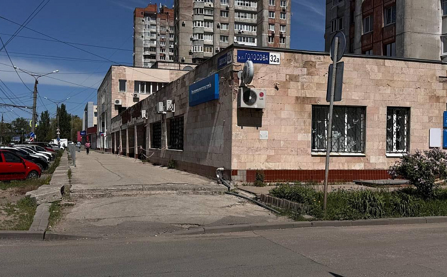 Помещение 1 338 м² с долей земли фото