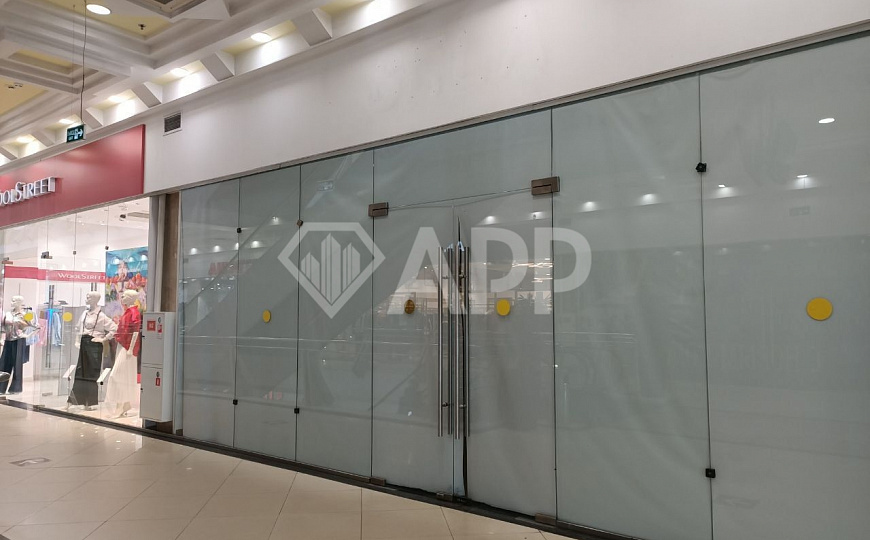 Сдаются помещения в ТЦ фото