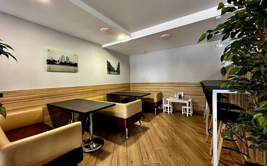 Продажа автосалона 2700 м2 на первой линии ул.Мирной фото