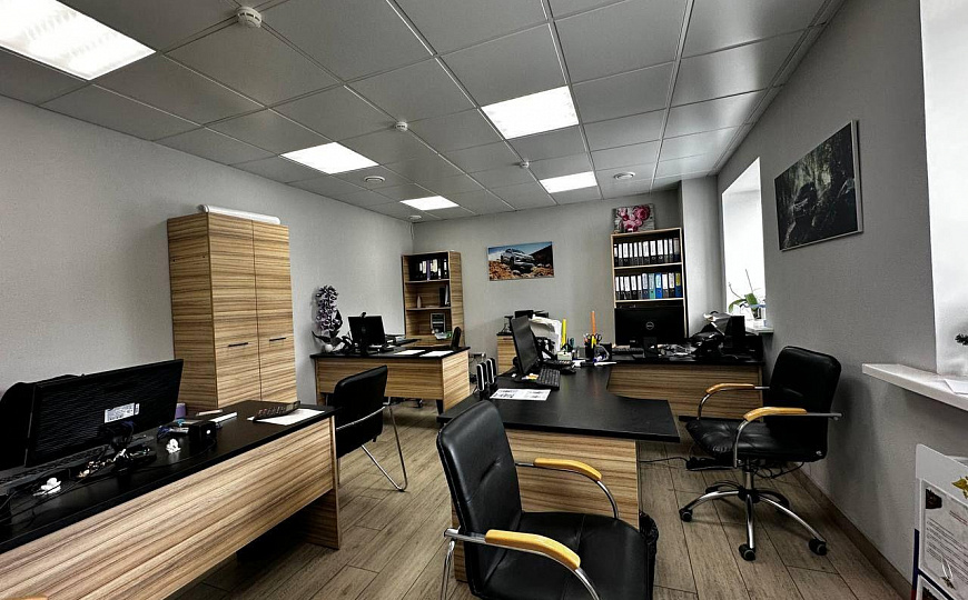 Продажа автосалона 2700 м2 на первой линии ул.Мирной фото