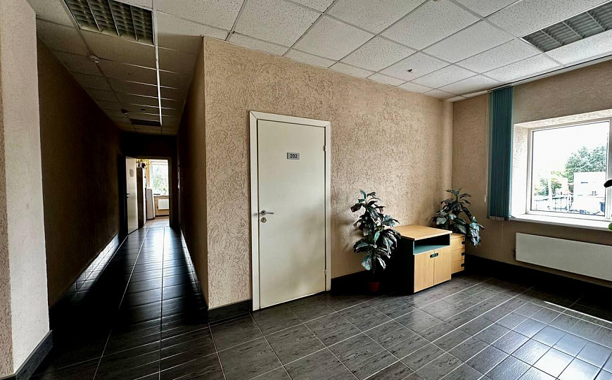 Продажа автосалона 2700 м2 на первой линии ул.Мирной фото