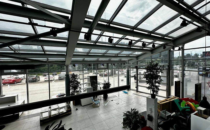 Продажа автосалона 2700 м2 на первой линии ул.Мирной фото