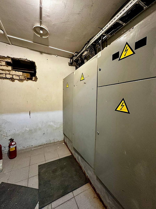 Продажа автосалона 2700 м2 на первой линии ул.Мирной фото