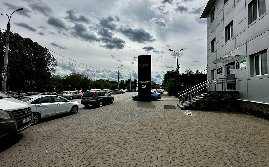 Продажа автосалона 2700 м2 на первой линии ул.Мирной фото