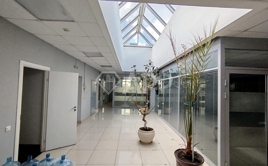 Сдам офисное помещение, 610 м² фото