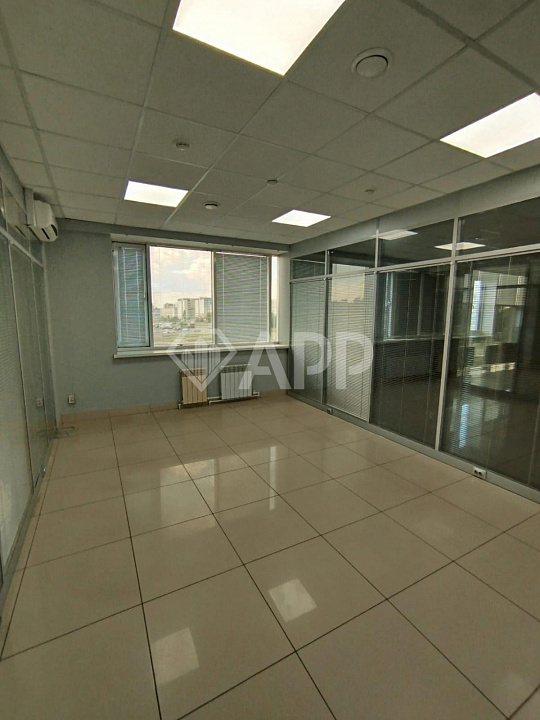 Сдам офисное помещение, 610 м² фото