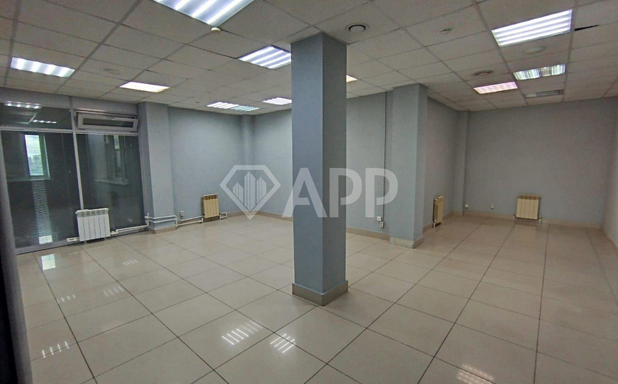 Сдам офисное помещение, 610 м² фото