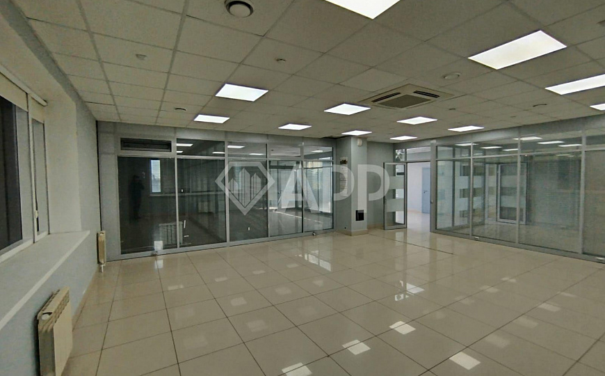 Сдам офисное помещение, 610 м² фото