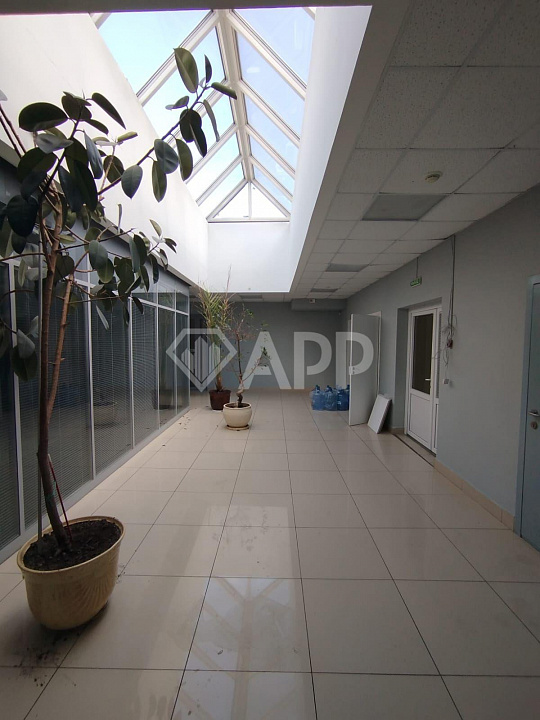 Сдам офисное помещение, 610 м² фото