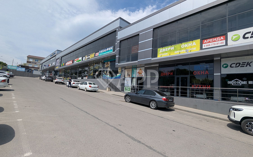 Сдам торговое помещение, 550 м² фото