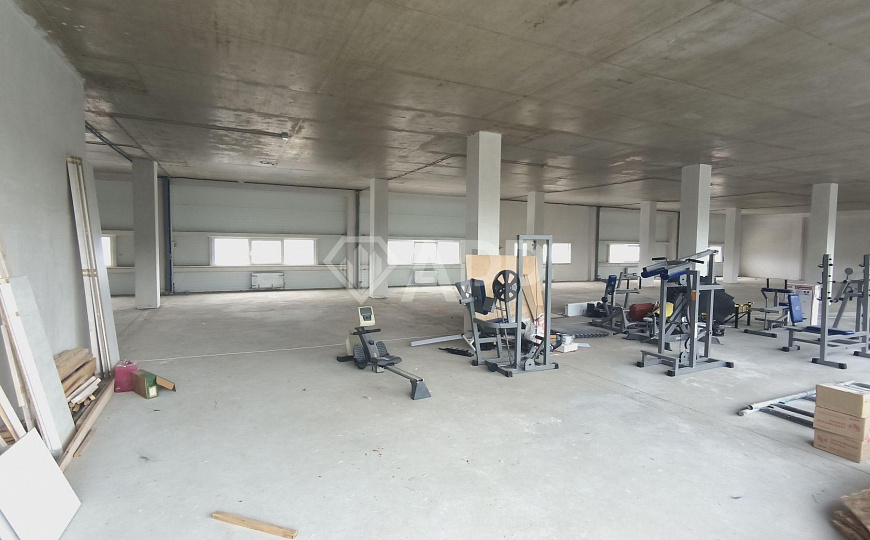 Сдам торговое помещение, 550 м² фото