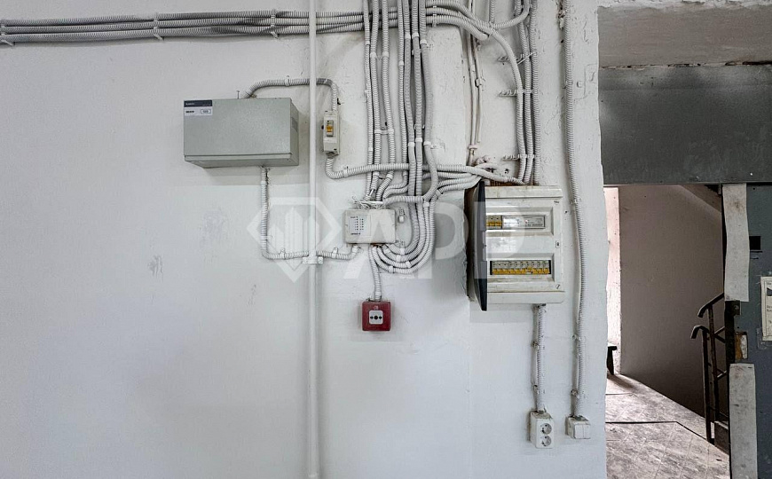 Офис/склад/подьемник/парковка/центр/возможно увеличение площади фото