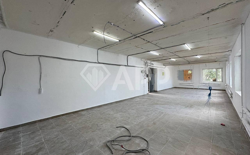 Офис/склад/подьемник/парковка/центр/возможно увеличение площади фото