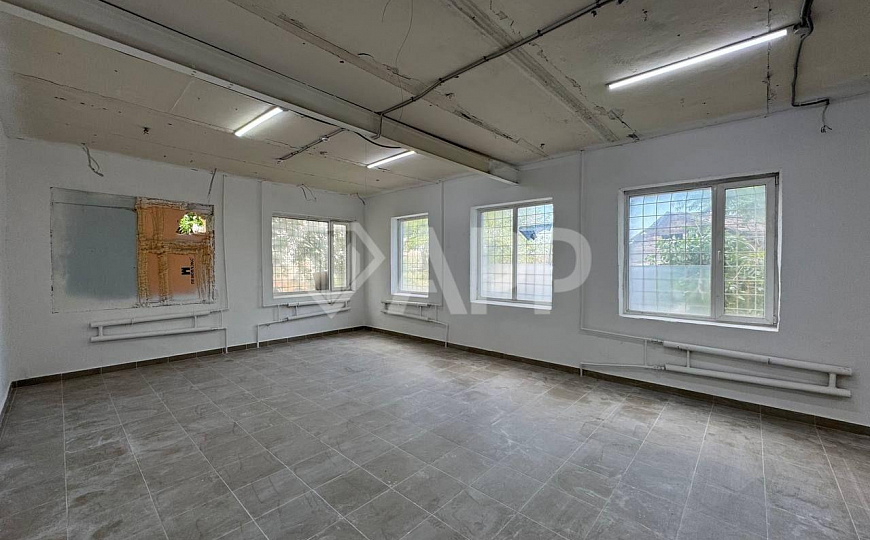 Офис/склад/подьемник/парковка/центр/возможно увеличение площади фото
