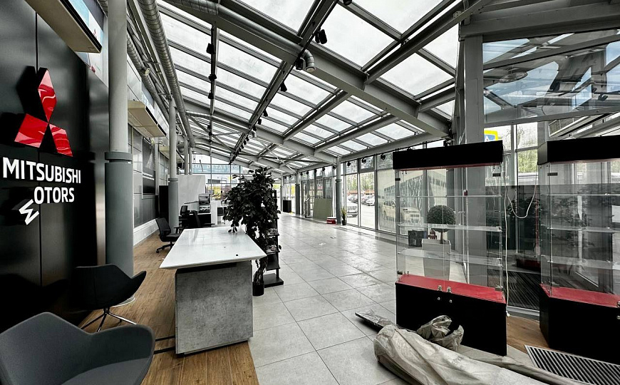 Аренда 324 м2 под шоурум автосалона на 1 линии ул.Мирной фото