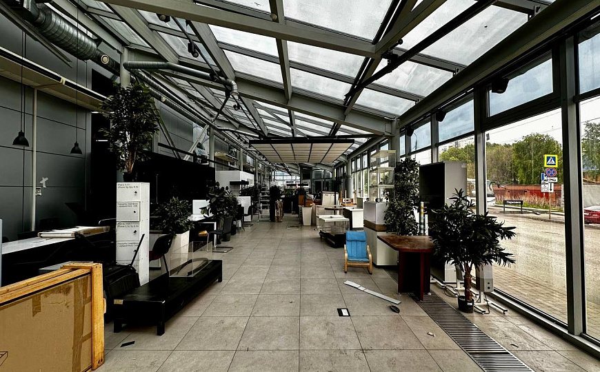 Аренда 324 м2 под шоурум автосалона на 1 линии ул.Мирной фото