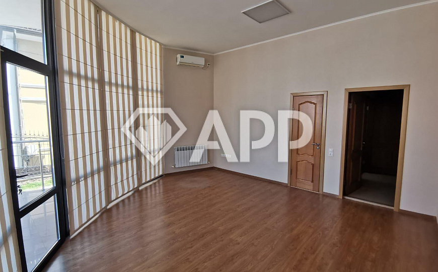 Продаю бизнес-центр/офисный центр, 1 554 м² фото