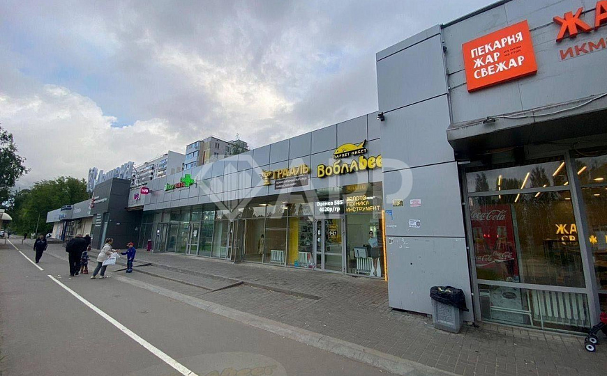 Продам помещение в торговом центре фото