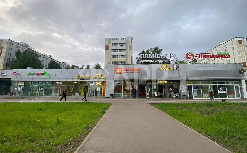 Сдам помещение в торговом центре фото