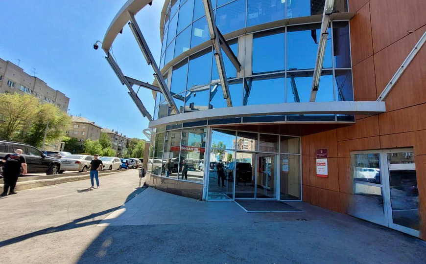 Офис с панорамным остеклением в БЦ «Вертикаль» фото