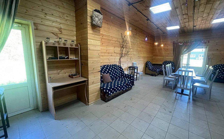 Продам два объекта общей площадью 271м² и земельным участком 30 соток в живописном месте фото