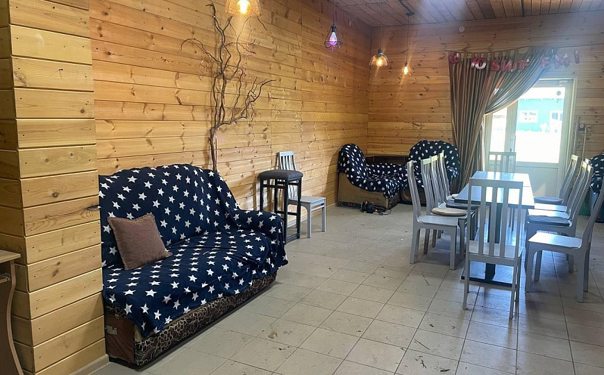 Продам два объекта общей площадью 271м² и земельным участком 30 соток в живописном месте фото